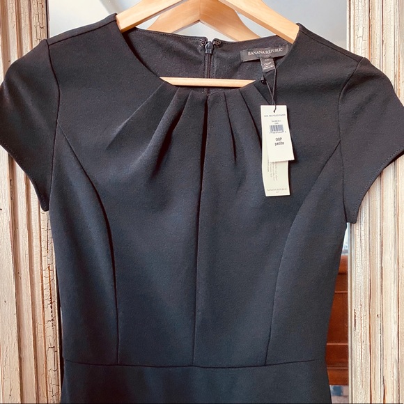 Banana Republic Dress w/ Thin Front Keyhole - Picture 7 of 16